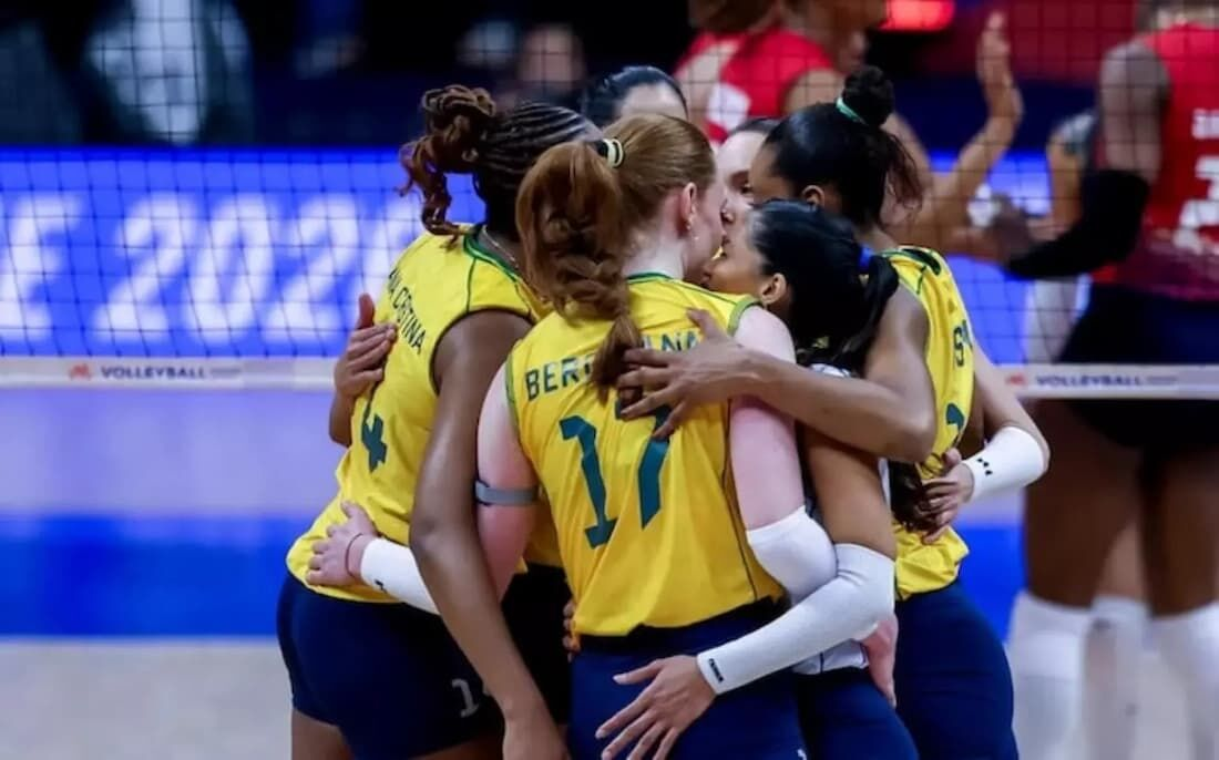 Seleção feminina vence a Itália no tie-break e vai à final da Liga das Nações de Vôlei
