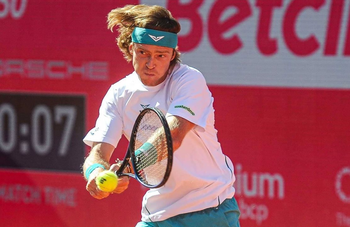 Rublev mantém embalo e já está nas quartas no Estoril