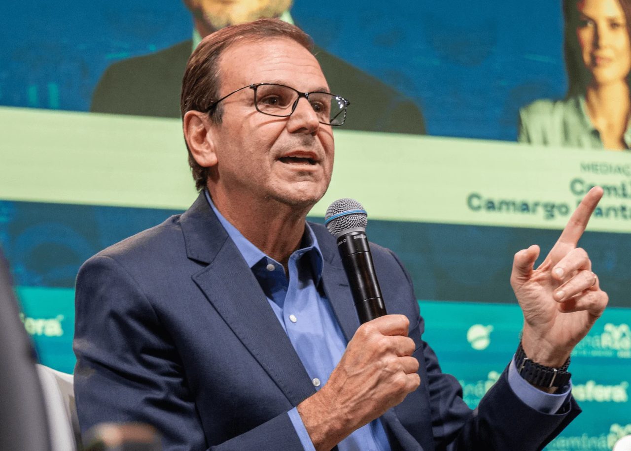 Paes lidera disputa ao governo do Rio de Janeiro, diz pesquisa