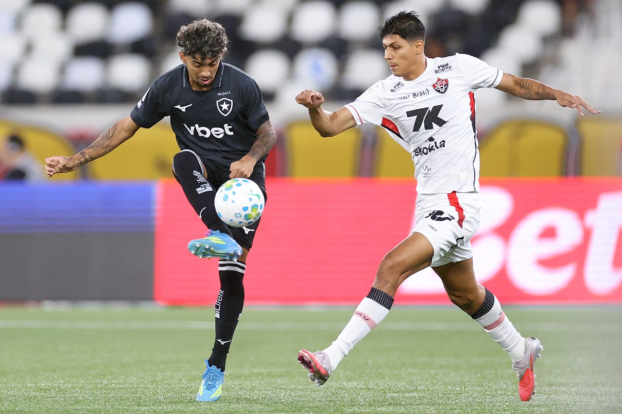 Veja fotos do jogo entre Botafogo e Vitória pelo Brasileirão