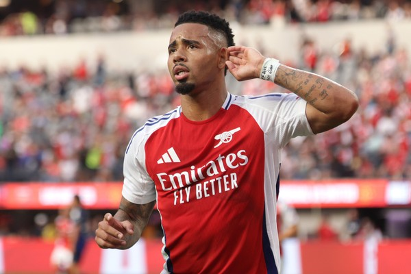 Gabriel Jesus marca em amistoso, e Arsenal goleia o Girona