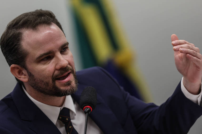 Ministro da Fazenda espera retomada da relação com os Estados Unidos após eleições e diz que Brasil não se dobra