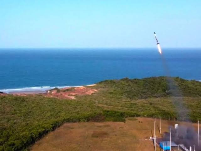 Foguete lançado na Base de Alcântara registra anomalia e cai no mar