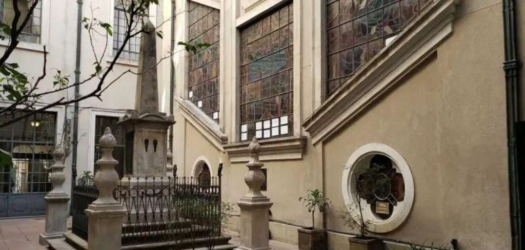 Dia do Advogado: a história do alemão enterrado na Faculdade de Direito da USP que fundou uma sociedade secreta