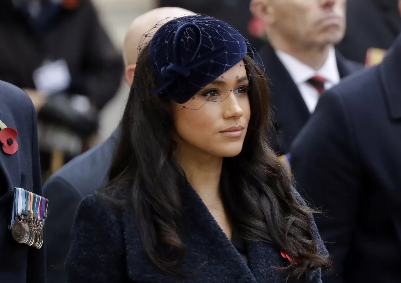Meghan Markle enfrenta retorno ao Reino Unido marcado por tensões do passado