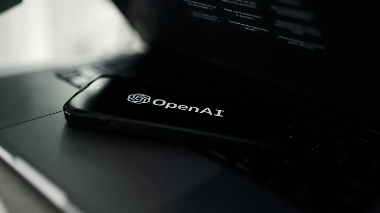 OpenAI teme riscos de cibersegurança em novo modelo e pausa testes
