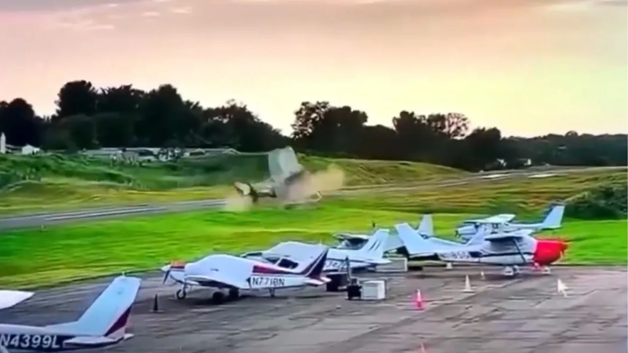 Avião bate em helicóptero da polícia e mata piloto nos EUA