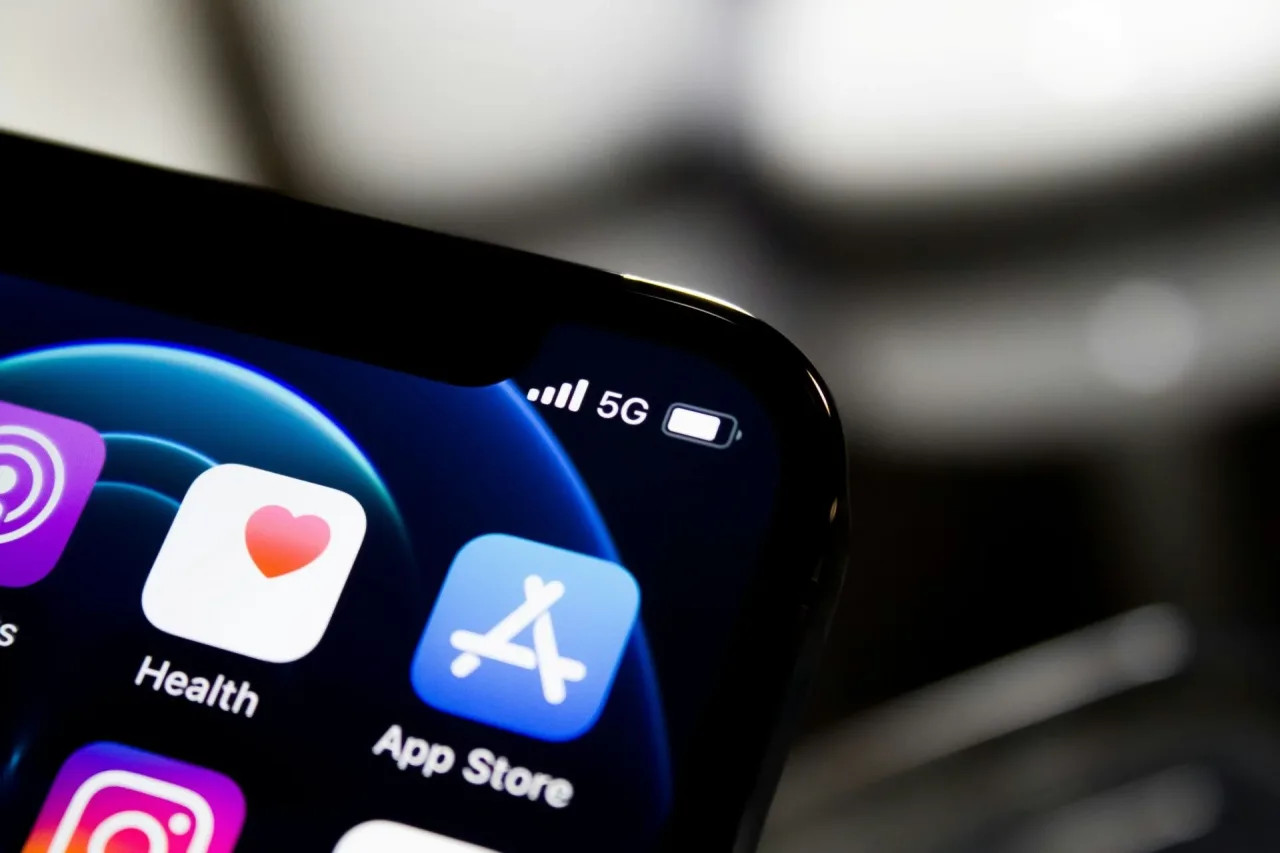 Apple simplifica regras e taxas da App Store na União Europeia