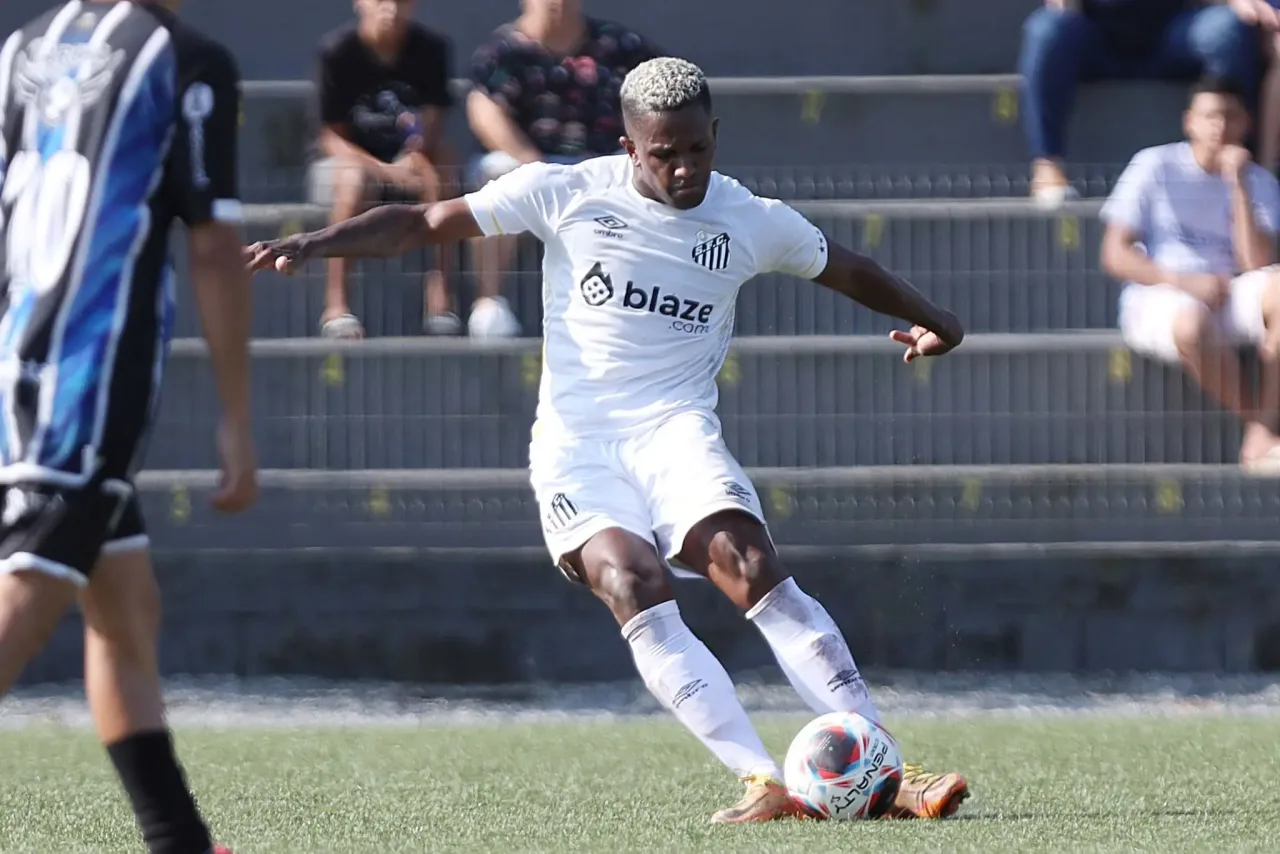 Ex-Santos é detido e jogador do Vasco é alvo de operação contra tráfico e lavagem de dinheiro