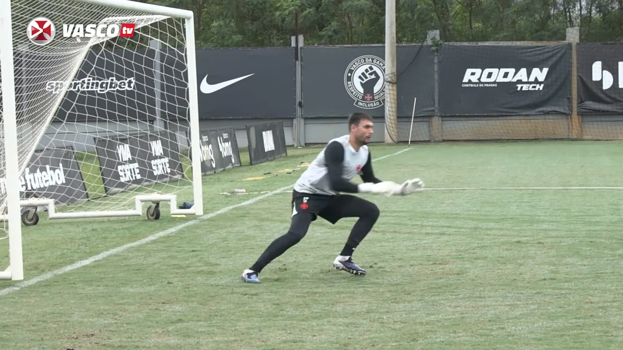 Vasco realiza último treino antes de encarar o Palmeiras