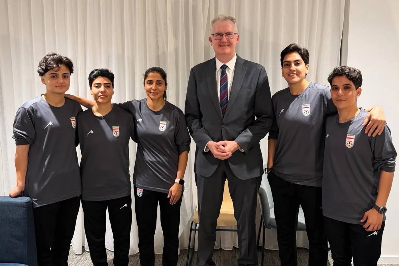Jogadoras iranianas que ficaram na Austrália após Copa da Ásia recebem cidadania australiana