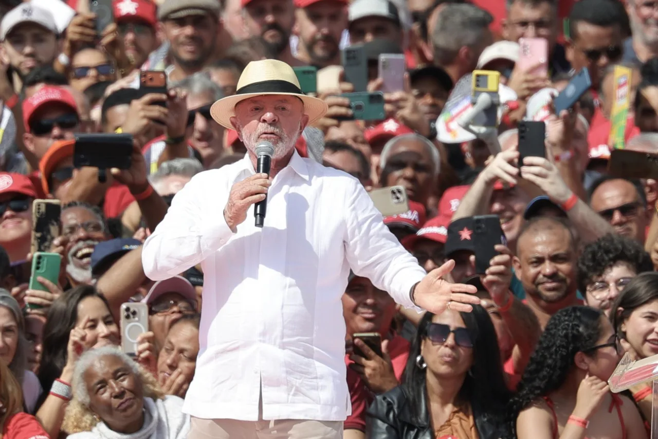 Lula liga para Trump e contesta argumentos para a aplicação de tarifas comerciais dos EUA