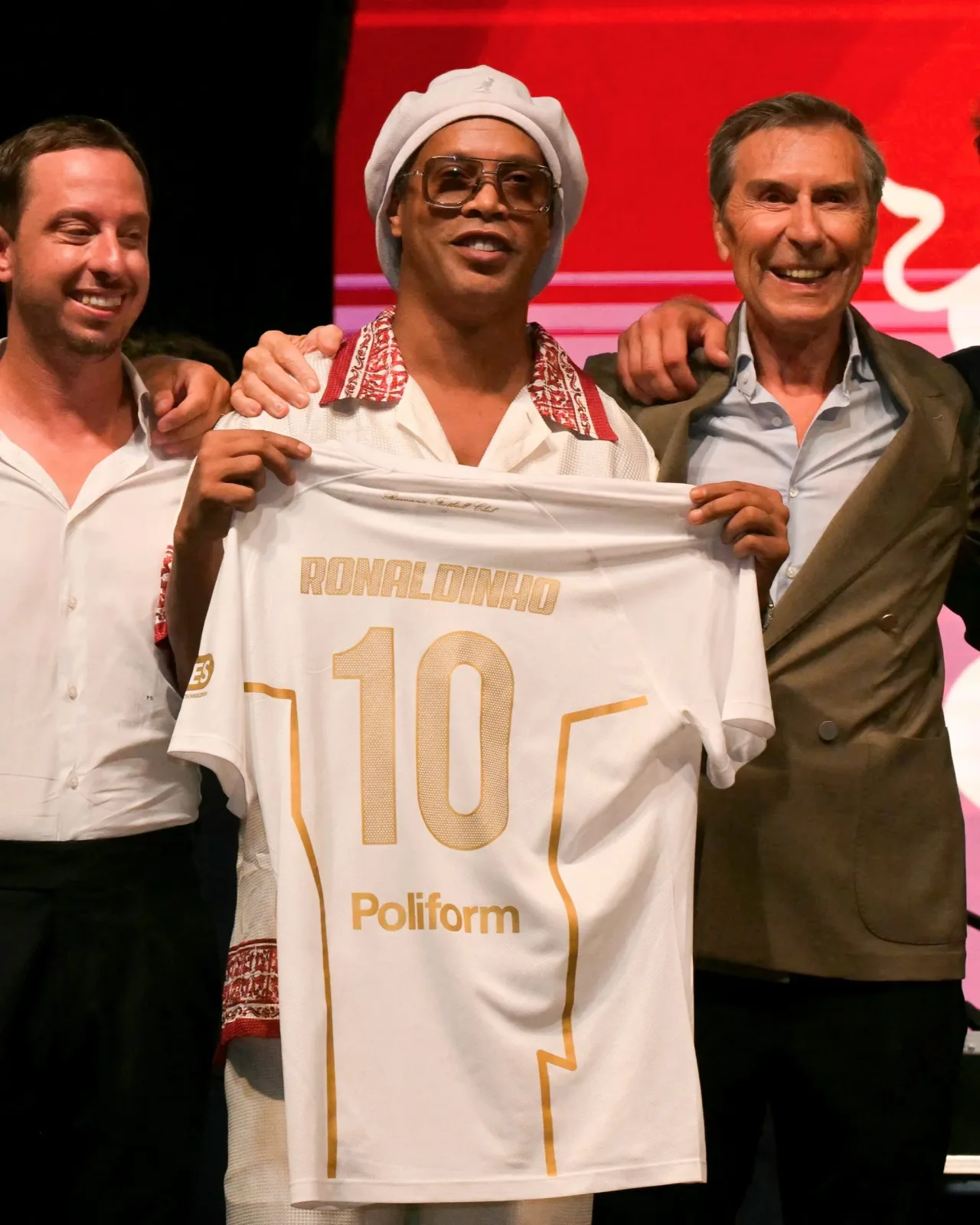 Ronaldinho revela sonho por gol 300 em retorno ao futebol; confira