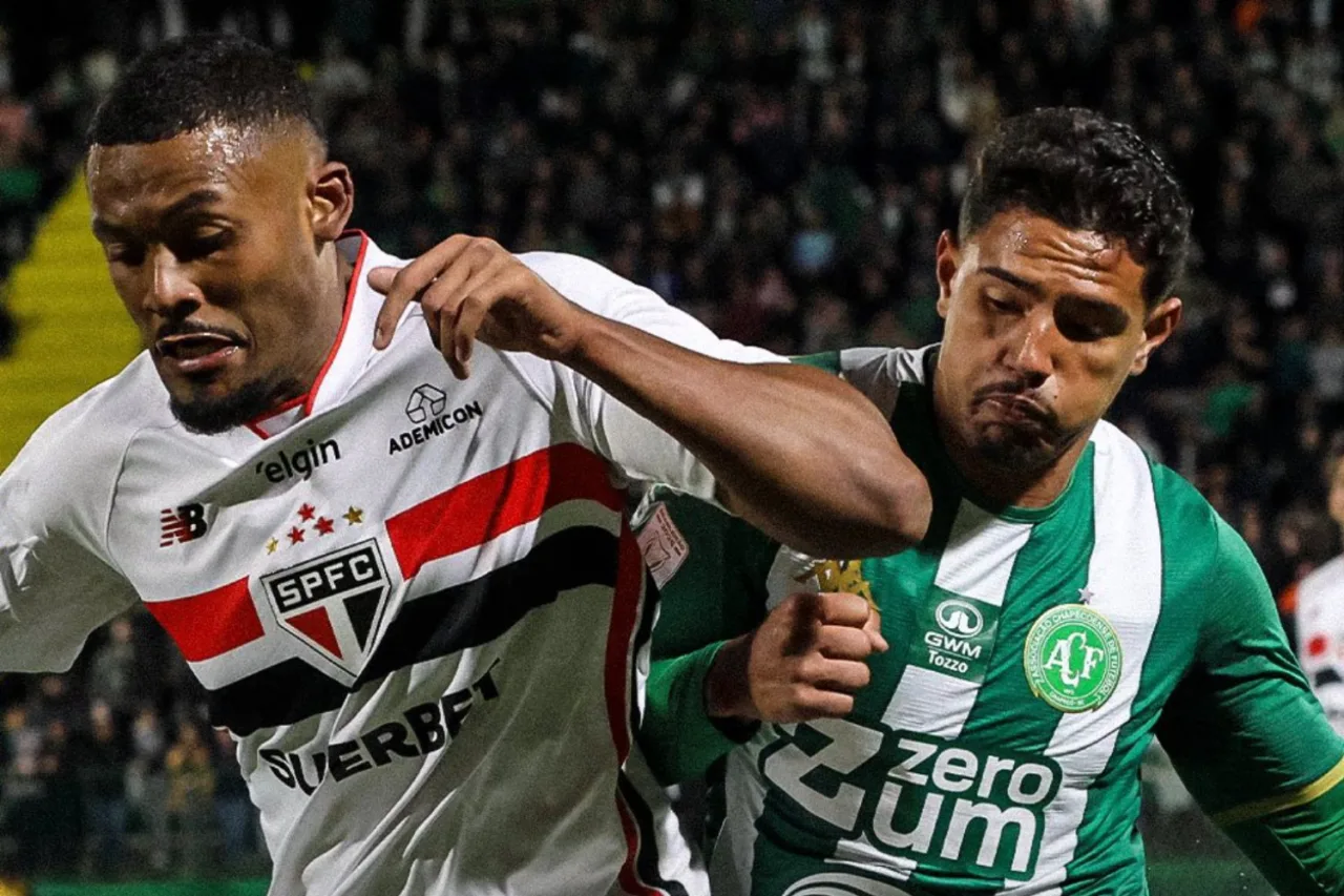 Lanterna Chapecoense castiga inoperância do São Paulo e volta a vencer