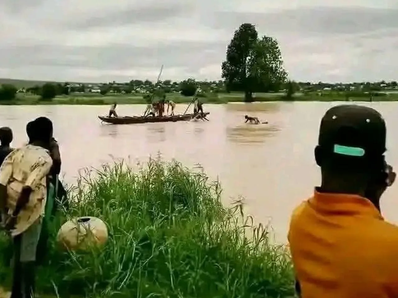 Naufrágio de navio em rio da Nigéria deixa mais de 50 mortos