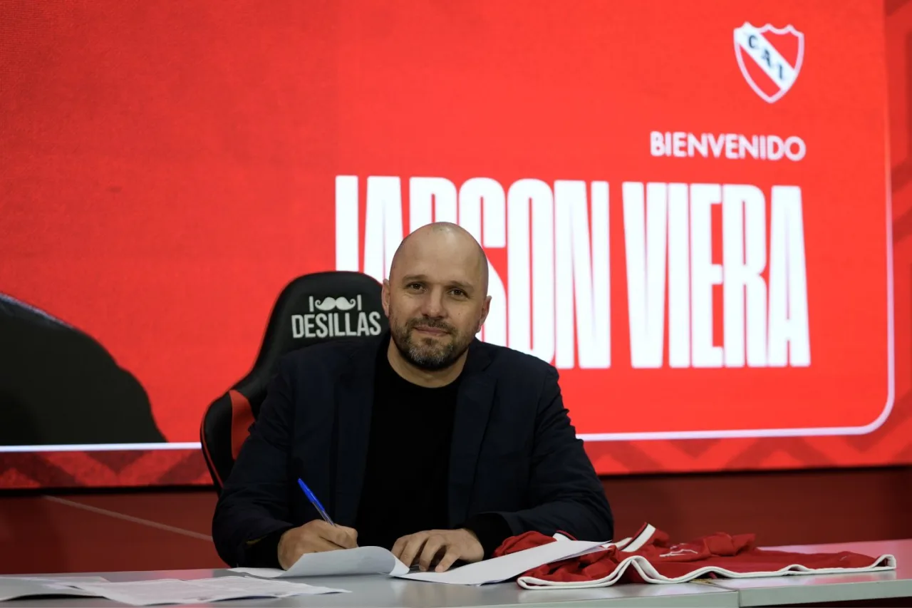 Jadson Viera: brasileiro ex-zagueiro do Vasco é novo técnico do Independiente