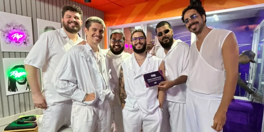 Acústico Na Mira: A singularidade dos meninos de branco