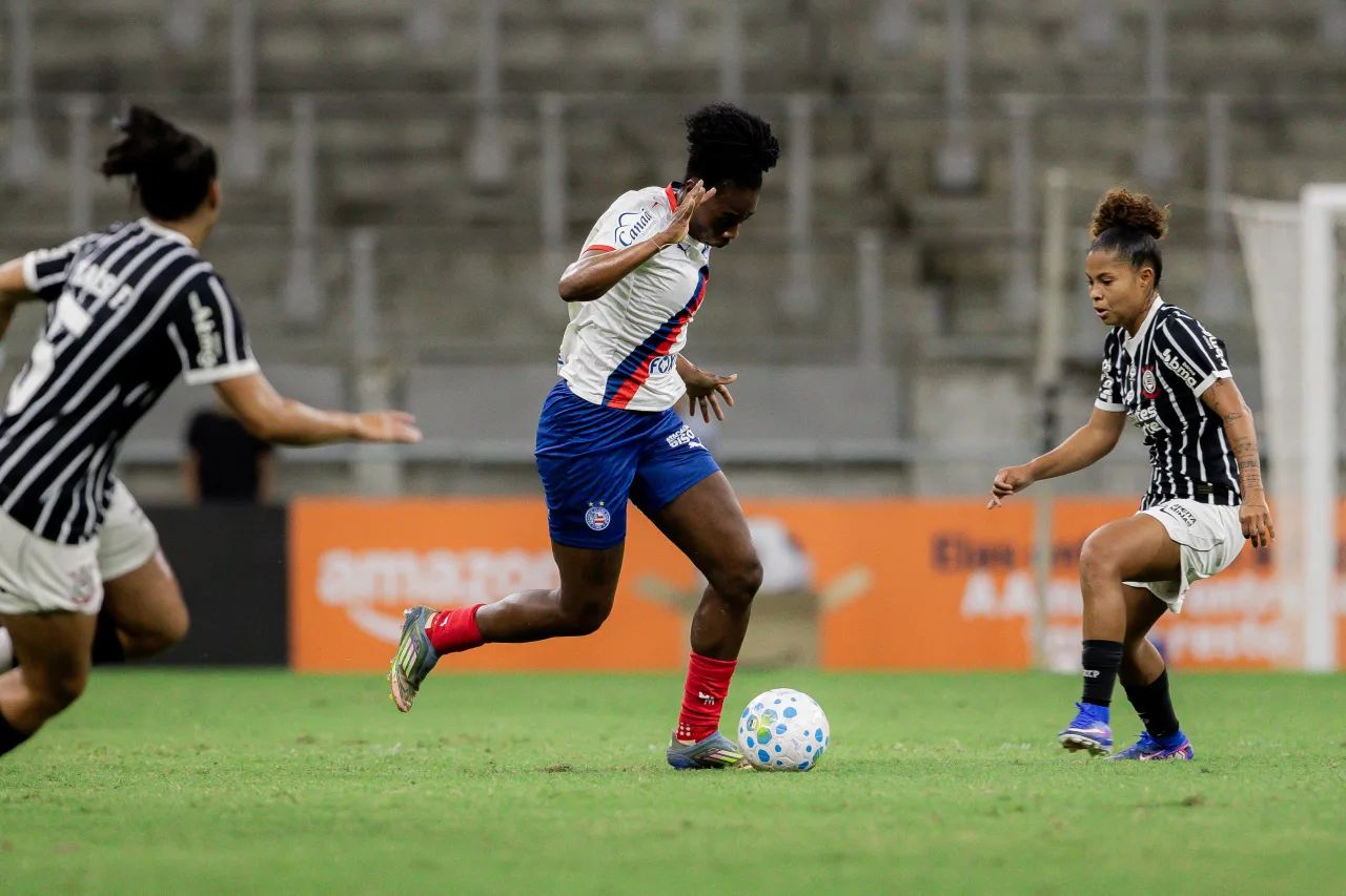 Corinthians sai na frente, leva empate mas segue no topo do Brasileirão Feminino