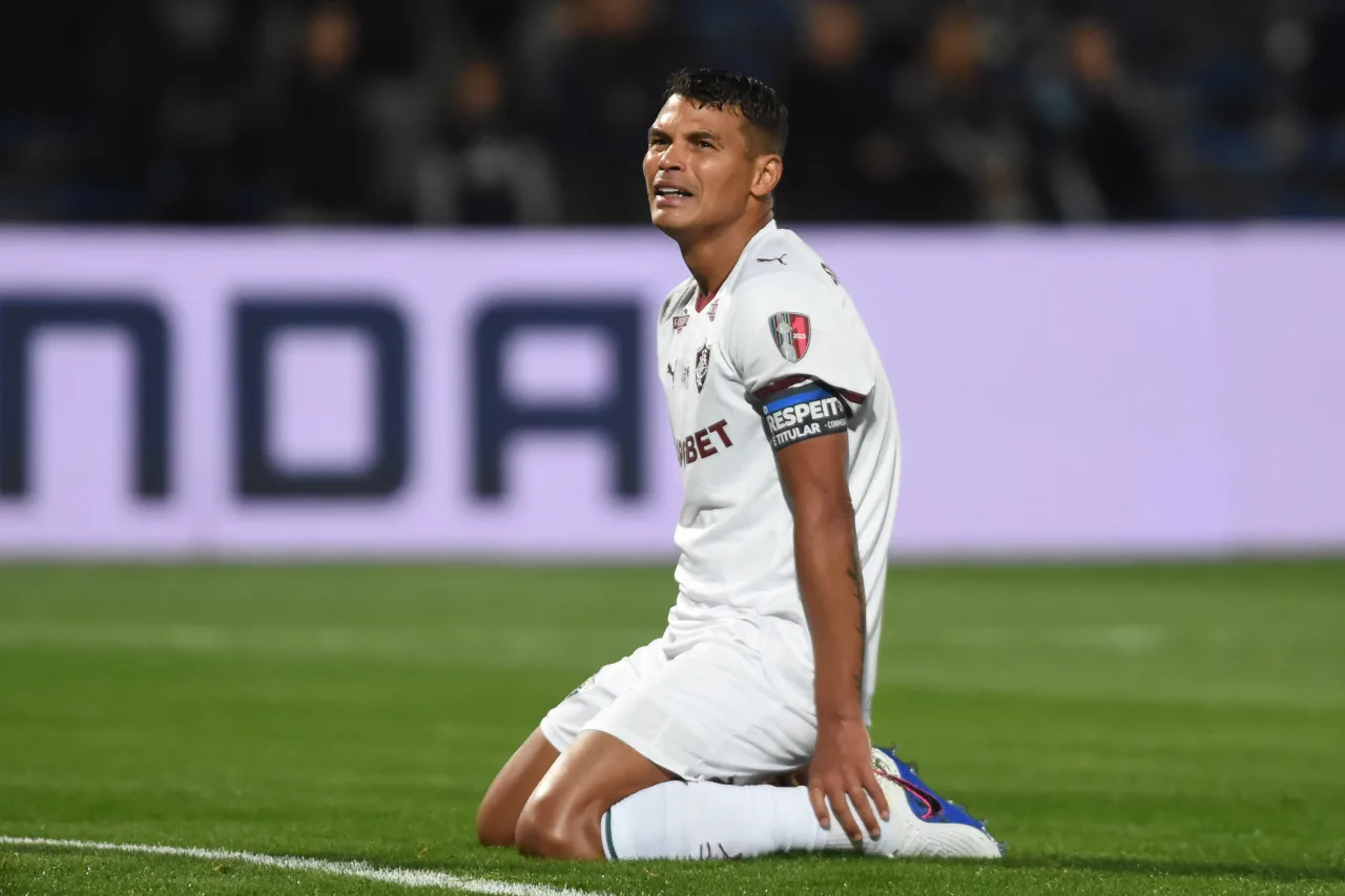 Thiago Silva vê classificação do Fluminense como “heroica” e questiona pênalti de Ignácio