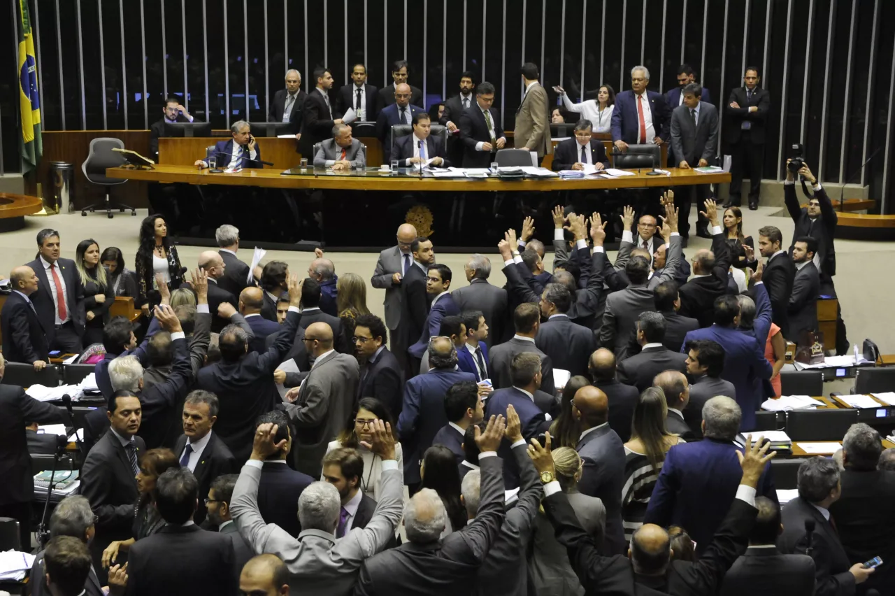 VÍDEO: De onde sai o dinheiro das campanhas políticas?