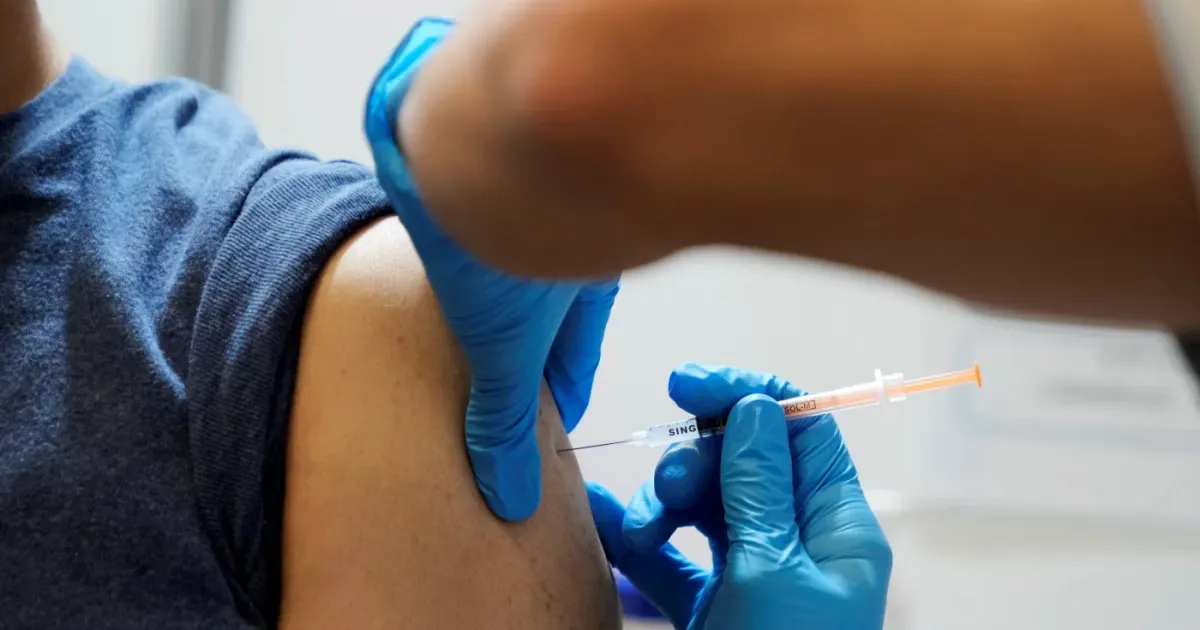 Dia D de vacinação acontece neste sábado em todo o país; veja quem pode tomar