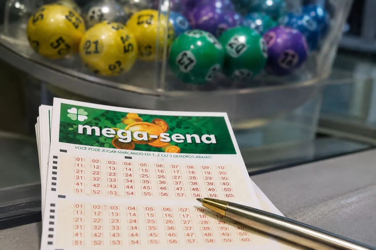 Mega-Sena sorteia prêmio acumulado de R$ 165 milhões neste domingo; acompanhe