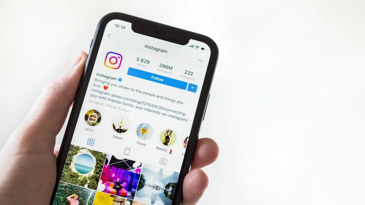 Perfis de influencers feitos por IA no Instagram agora precisam de aviso