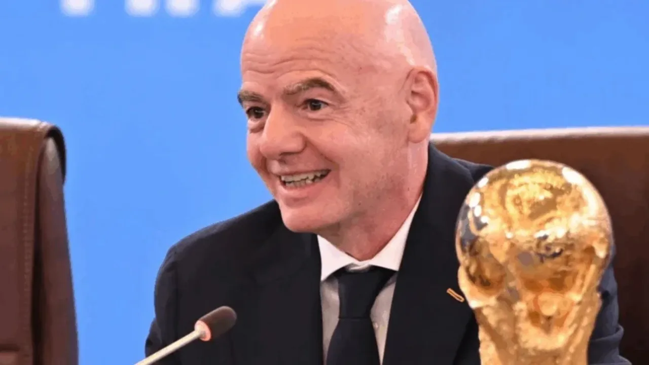 Diretor de operações da Fifa deixa cargo após criticar Infantino
