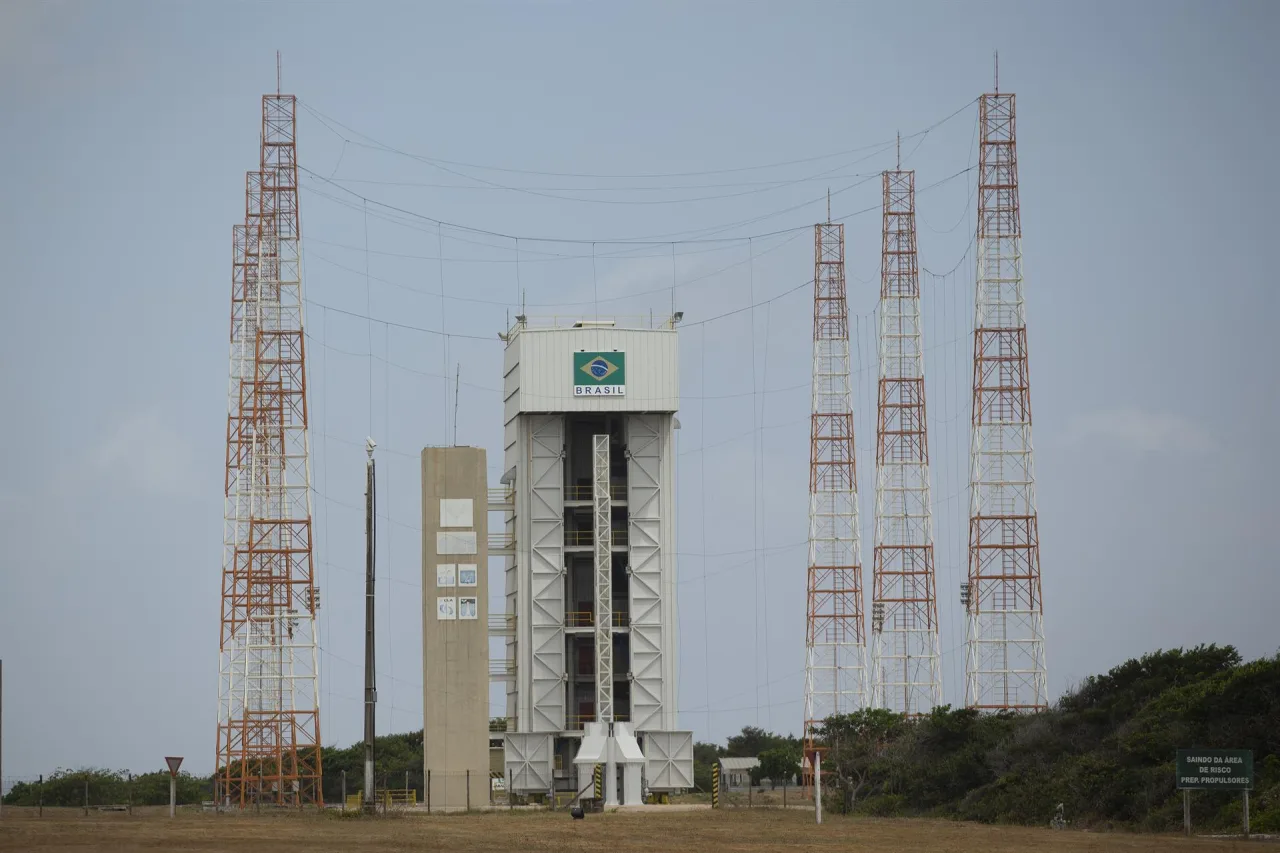 Foguete sul-coreano cai no mar após voo ser interrompido na base de Alcântara