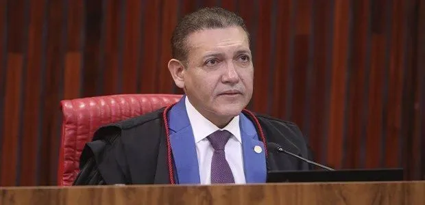 Urna eletrônica é patrimônio da democracia brasileira, diz Nunes Marques