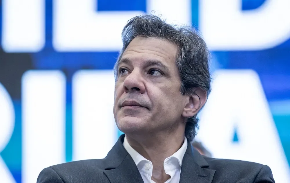 Motorista de Haddad depõe e mantém versão sobre horários; polícia fala em contradições