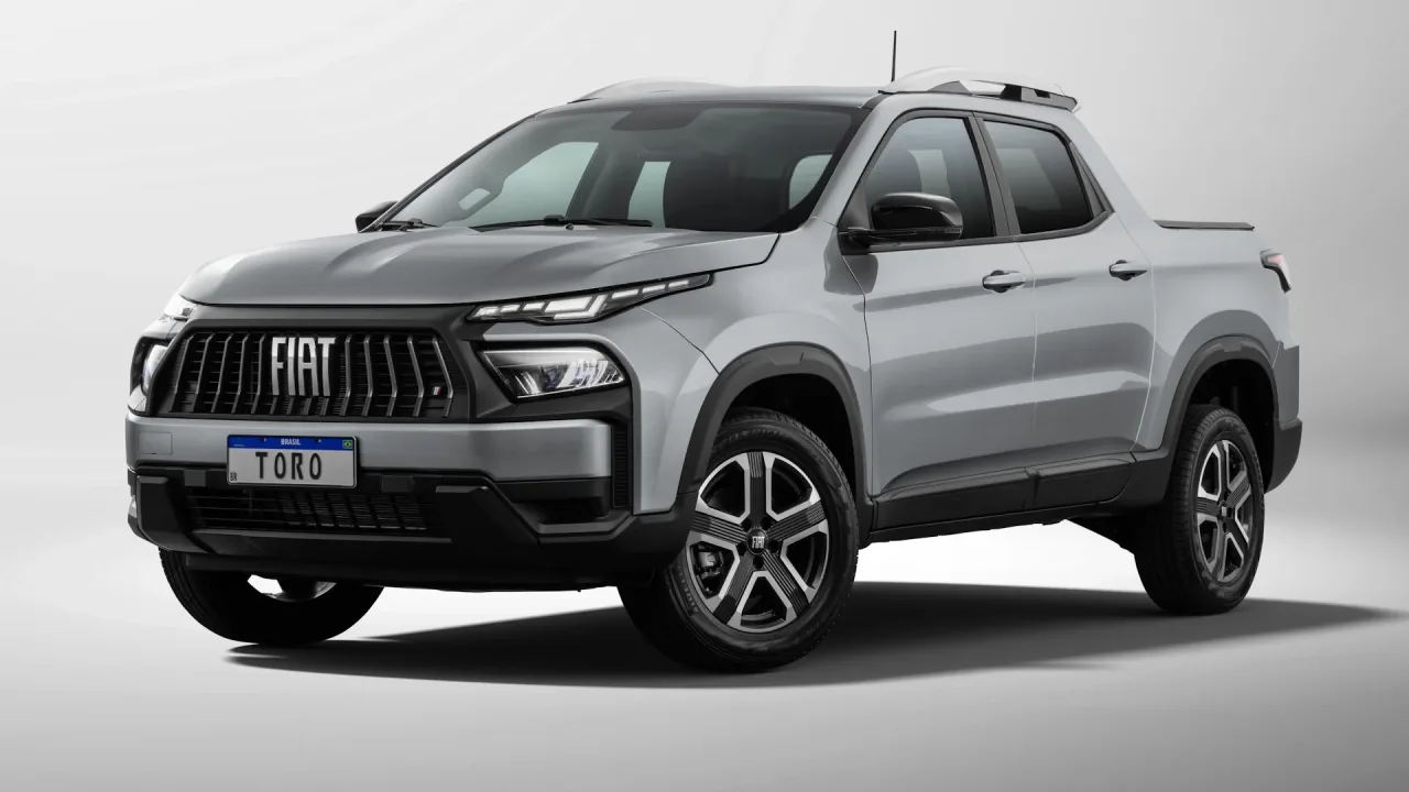 Fiat faz queima e vende Toro mais barato que Jeep Avenger em agosto