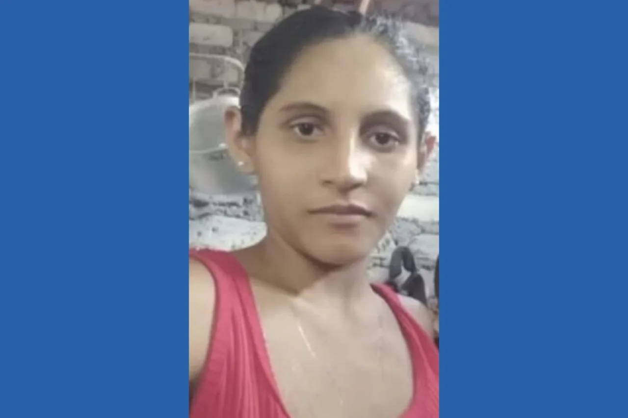 Jovem de 18 anos é presa suspeita de matar a filha com golpe de faca e estrangulamento
