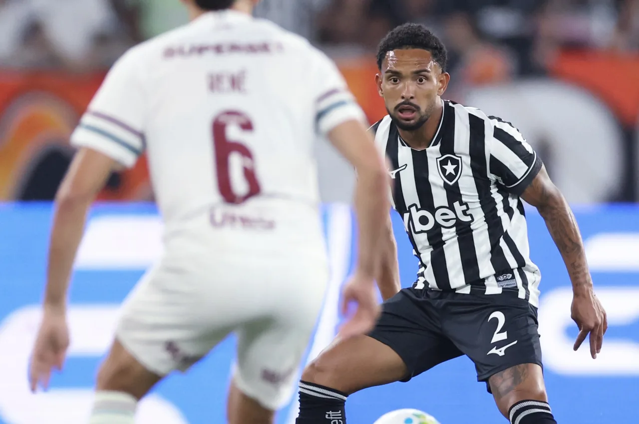 Vitinho critica segundo tempo do Botafogo após empate em clássico: “Não pode acontecer”