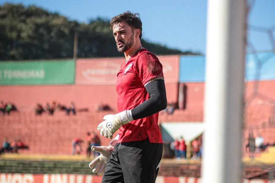 Quem é Bruno Bertinato, novo goleiro contratado pelo Palmeiras