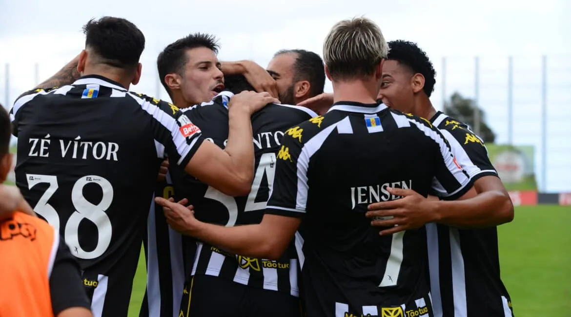 Com brilho de brasileiros, Nacional vence o Estoril pelo Campeonato Português