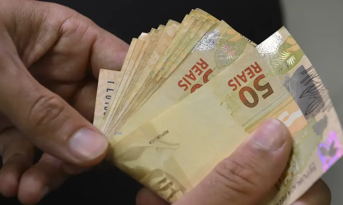 Brasileiros ainda têm R$ 5,1 bilhões esquecidos em bancos