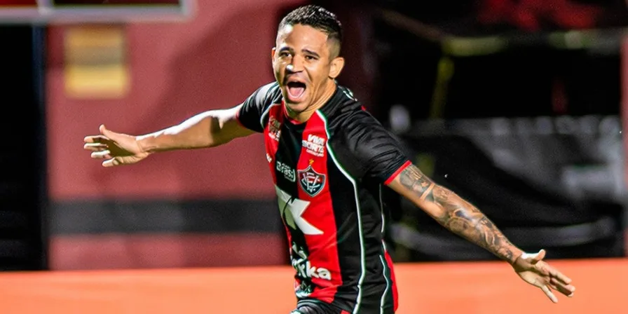 Vitória goleia Athletico-PR, reverte desvantagem e vai às quartas da Copa do Brasil