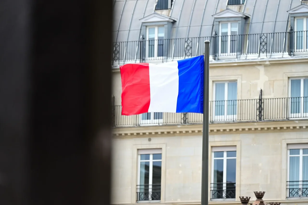 França promulga lei da morte assistida