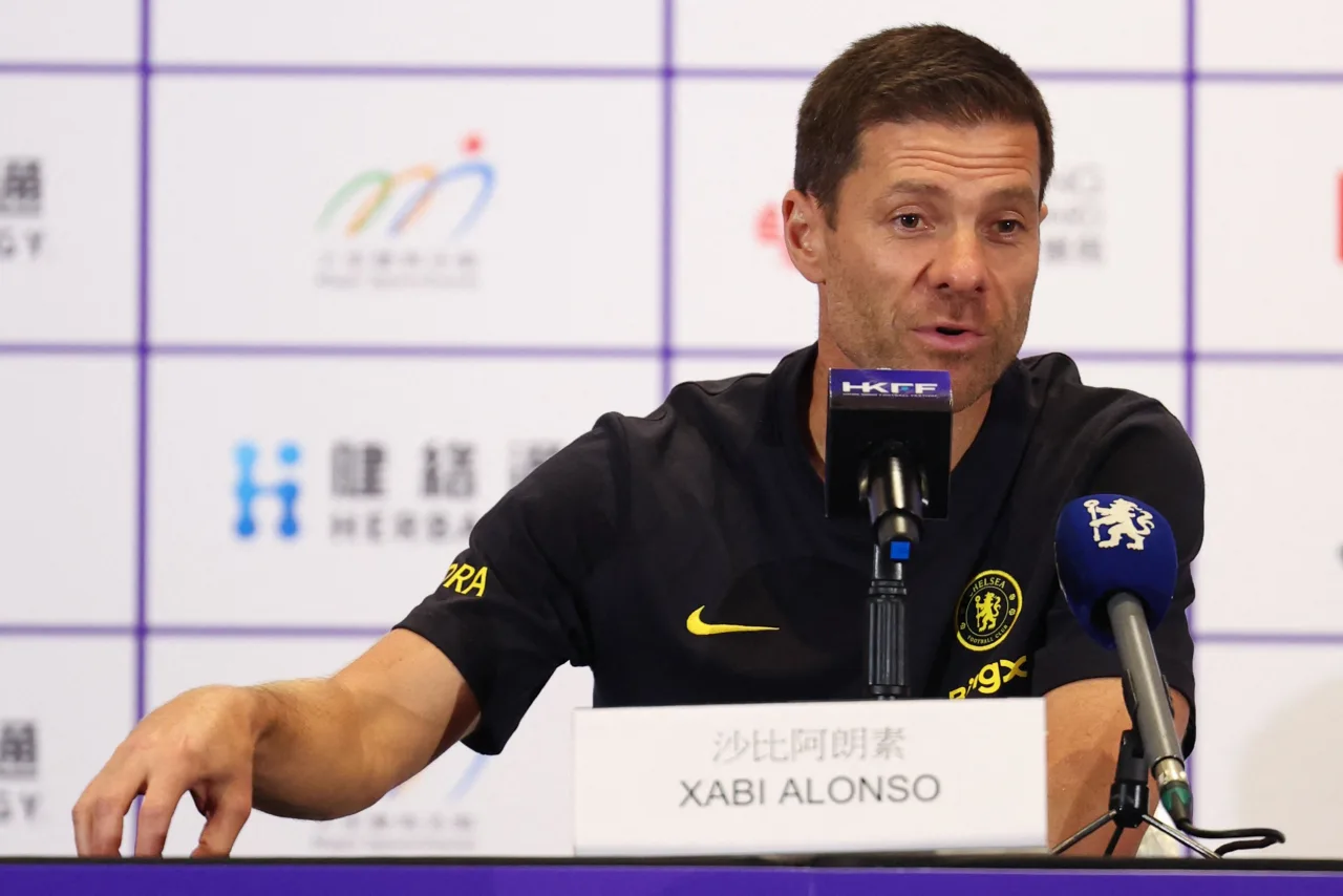 ‘Nenhuma decisão’, diz Xabi Alonso sobre retorno de Mudryk após suspensão