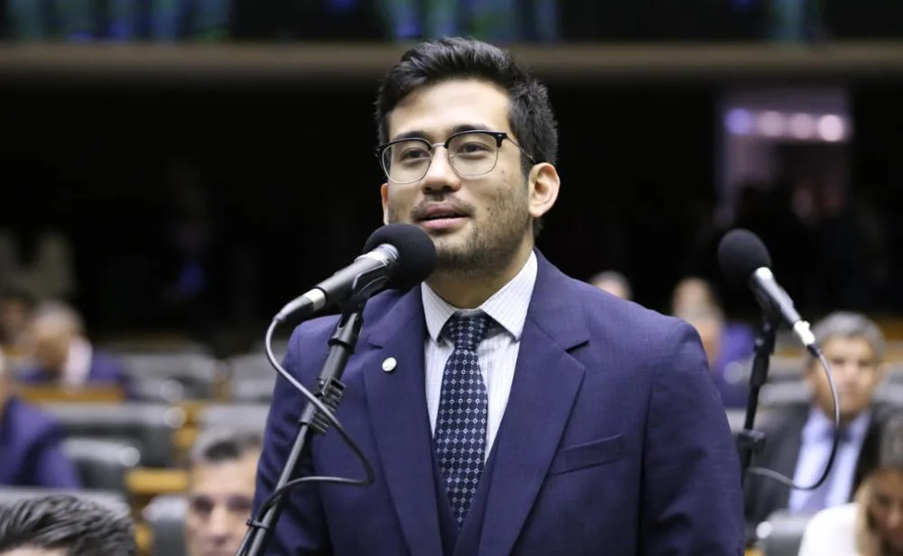 Kim Kataguiri propõe proibir uso de redes sociais como medida cautelar