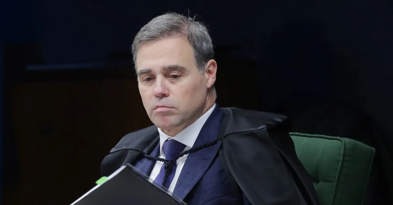 André Mendonça defende revisão de decisões monocráticas