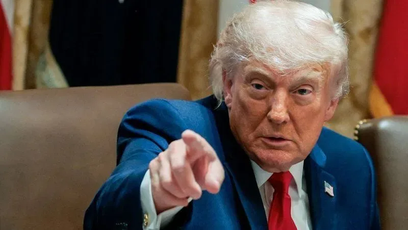 Trump assina ordens contra cidadania por nascimento e “turismo de parto”