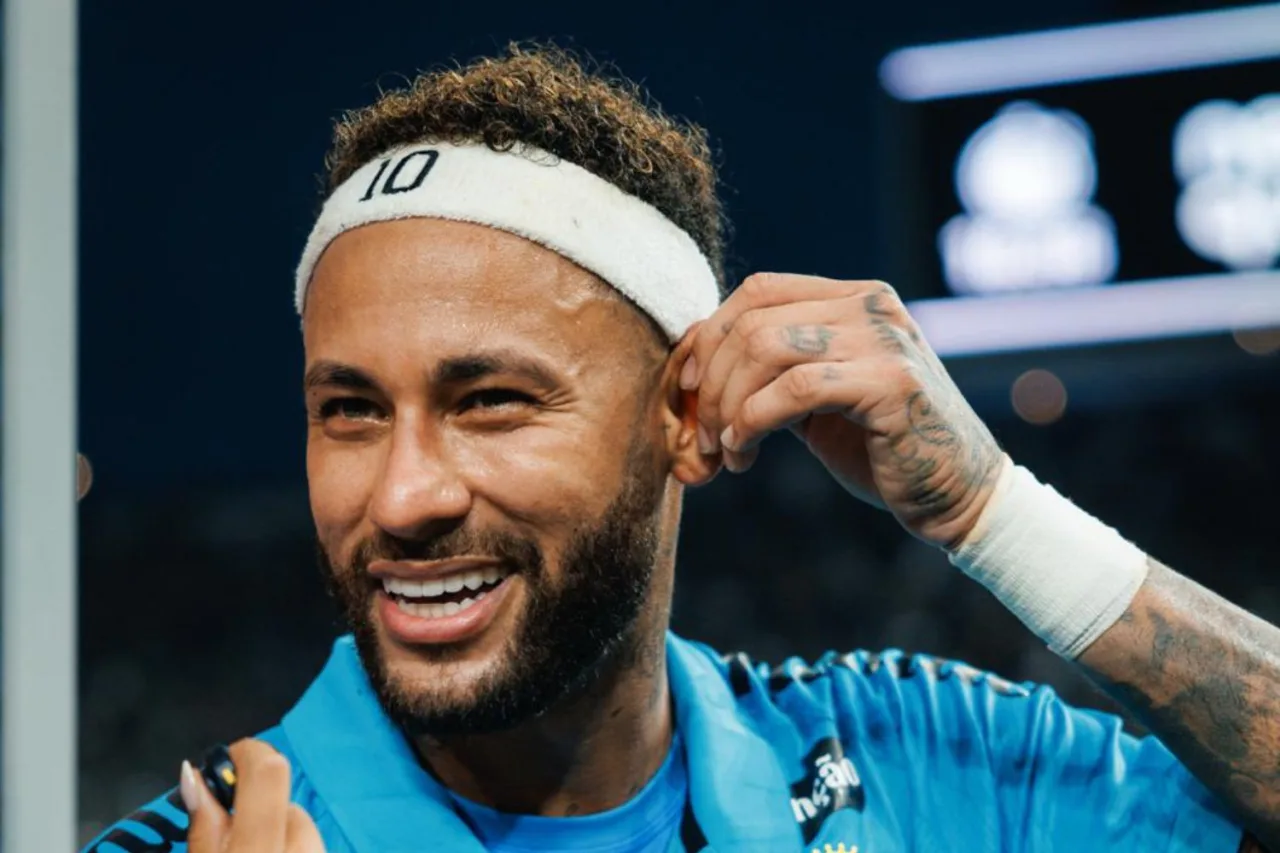 Neymar revela que vai adotar faixinha do Memphis e exalta torcida do Corinthians