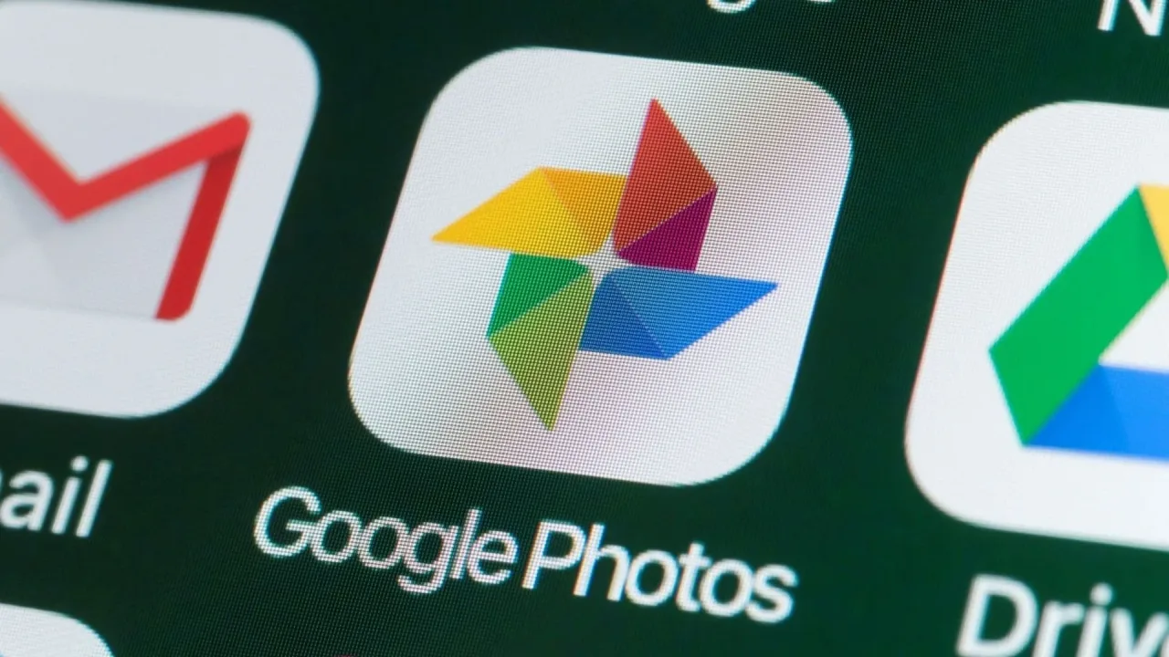 Google Fotos: nova função pode exigir celular com tela ligada à noite; entenda