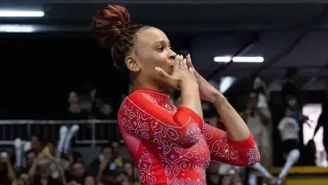 Rayssa Leal leva a melhor sobre campeã olímpica e vence o SLS Rio Takeover