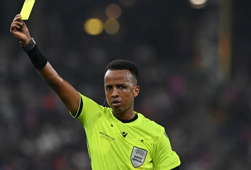 Supercopa da Europa “foi a minha Copa do Mundo”, escreve árbitro somali barrado dos EUA