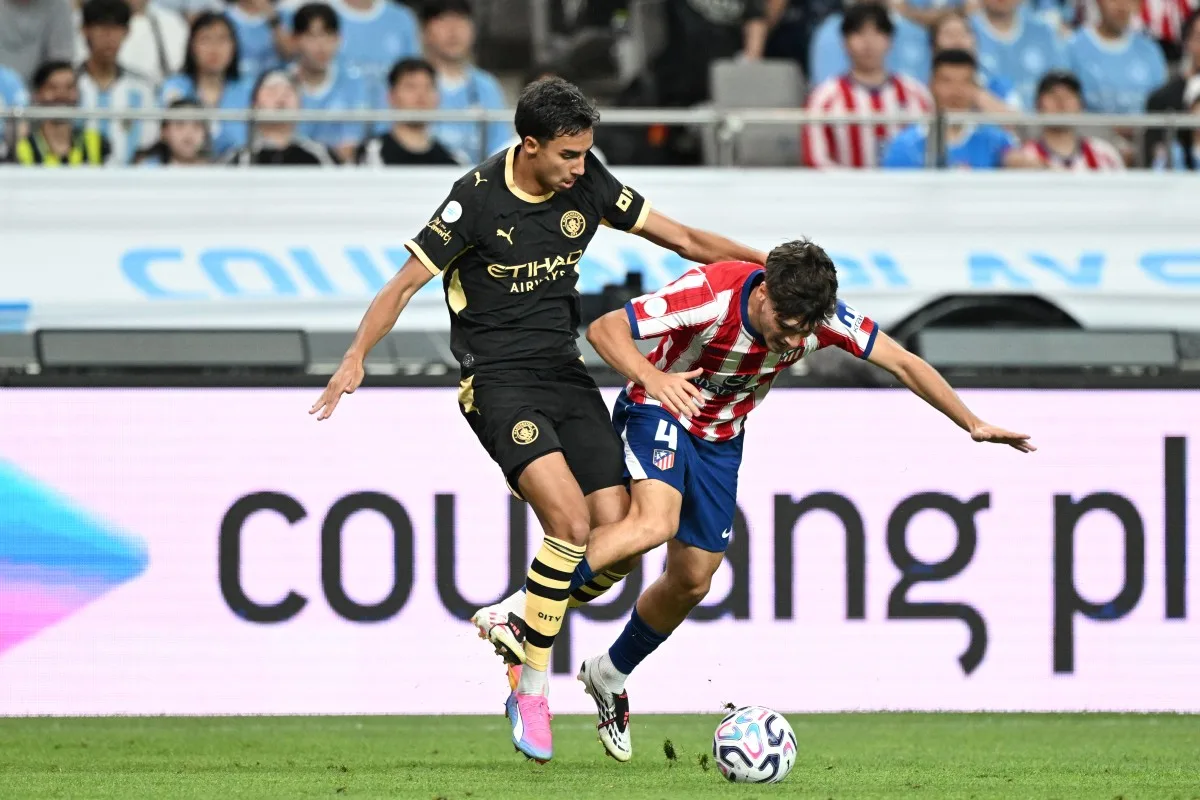 Com brasileiros titulares, Manchester City vira sobre o Atlético de Madrid em amistoso