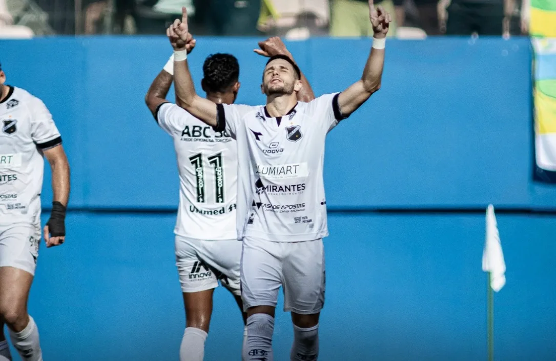 ABC e Uberlândia vencem pelas quartas da Série D e ficam perto do acesso
