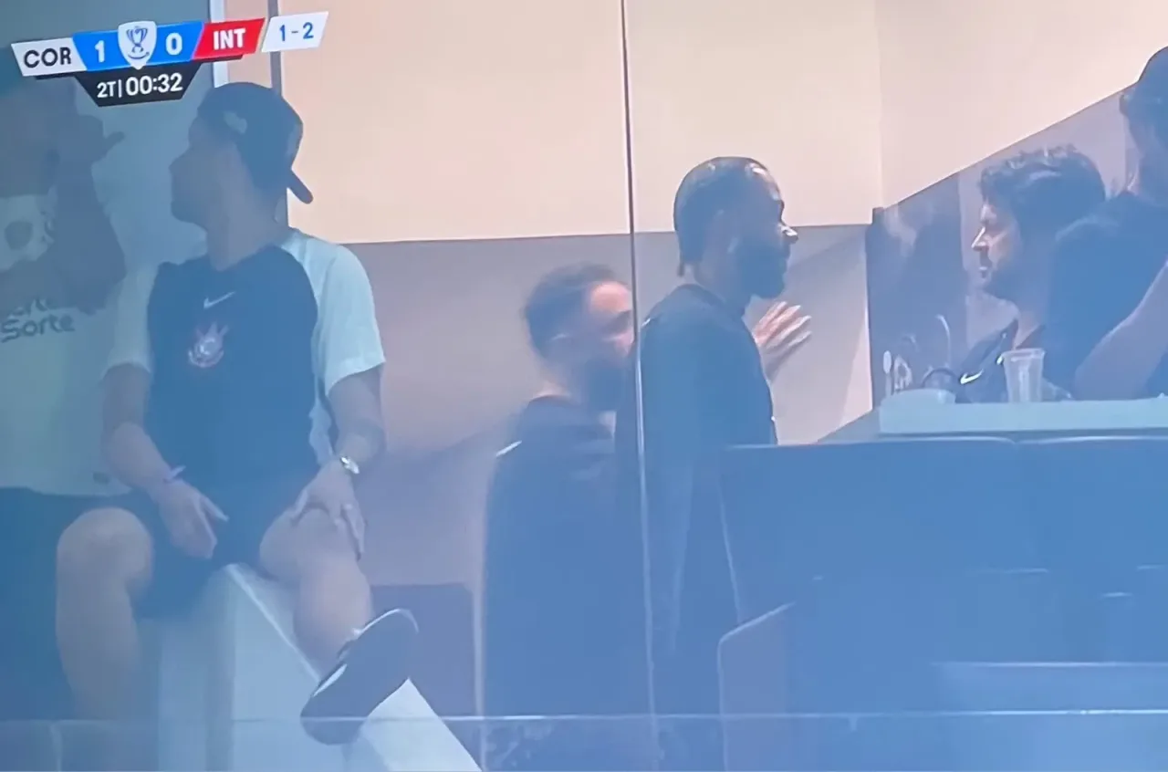 Corinthians trabalha para ter Memphis à disposição na Libertadores
